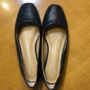 New Women’s size 6 Black Ballet Flats